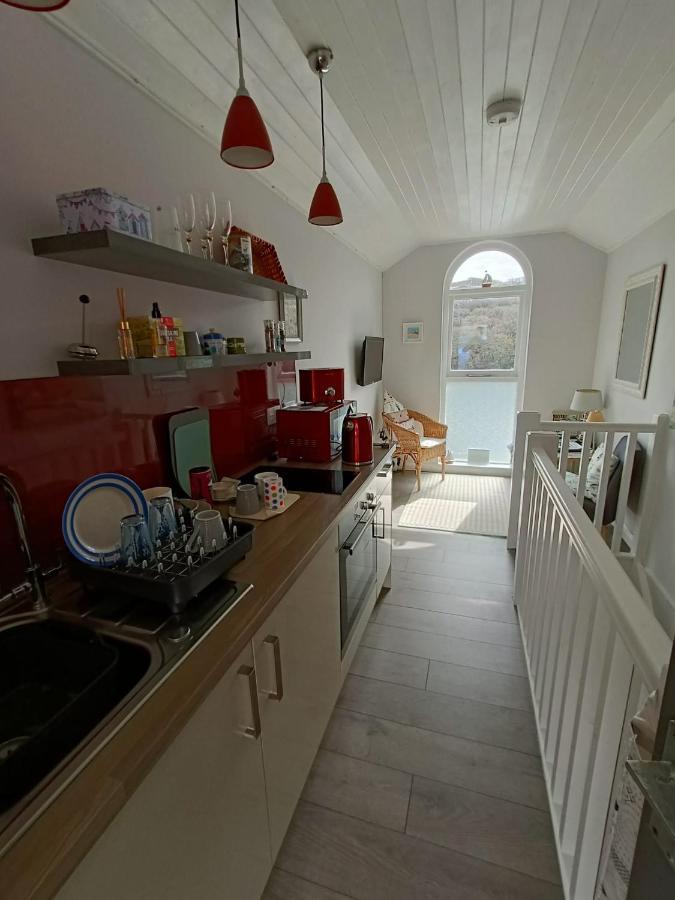 Beautiful 1-Bed Riversi Cottage Located In Malpas Truro Exterior photo