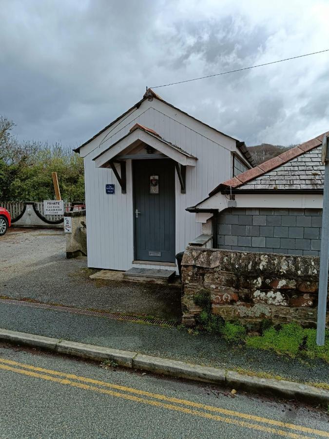 Beautiful 1-Bed Riversi Cottage Located In Malpas Truro Exterior photo